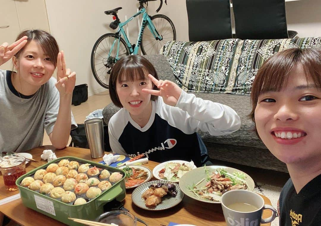 佐藤美弥さんのインスタグラム写真 - (佐藤美弥Instagram)「💙  あんちゃん☺︎  今いるメンバーで1番長い付き合いだね！ かわいくてかわいくて仕方ない！ 一緒にコートに立てて楽しかったって言葉が嬉しくて 何が残せただろうって思ったりするけど 何も残せなくたって一緒につくってきたんだなーって！  私もすごく楽しかった✨  この前のかわいいあんなは また後日載せるとしよう😎  ワイルドあんなも載せてるので見てね🥸  #頑張ってる姿に力をもらってました #逞しくて繊細で優しくて強い #私も関西弁でつっこまれたい #髭が似合いすぎる」6月14日 20時31分 - m.sato8