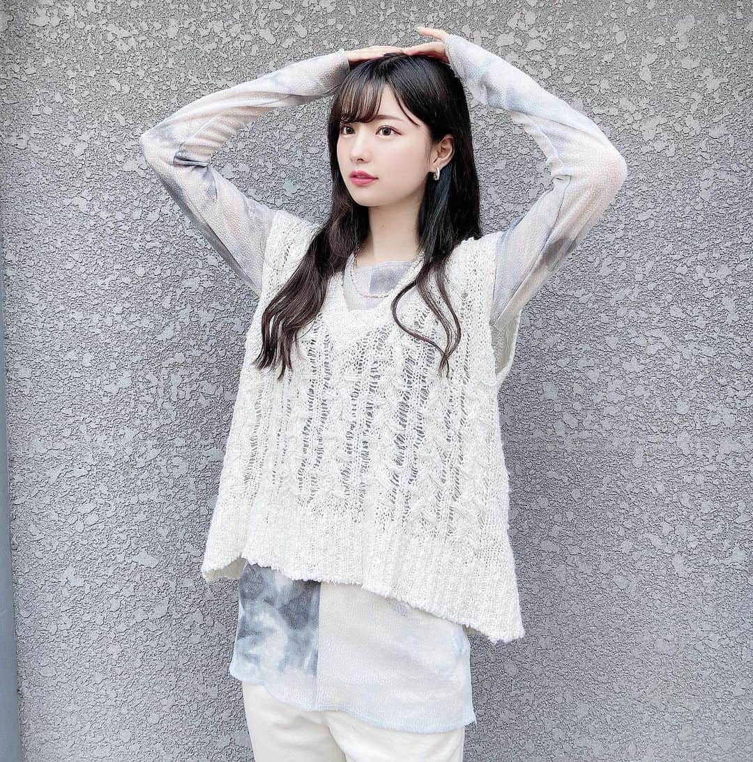 sarimaru(国木田さりまる)のインスタグラム：「おにゅーの服たち  tops: @weaki_official  accessory : @weaki_official  knit: @weaki_official」
