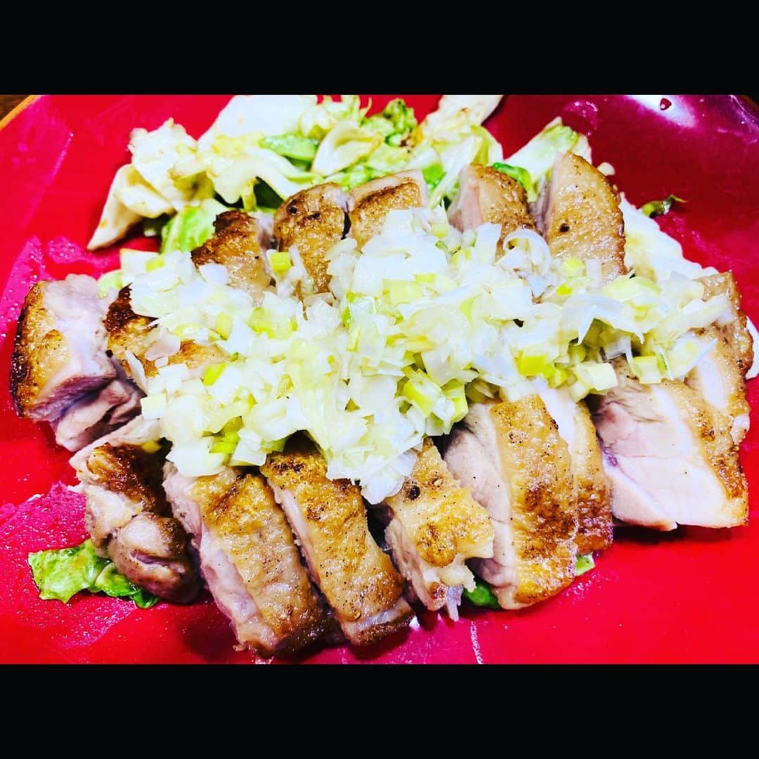のインスタグラム：「とっても美味しかったです☺️🎶﻿ いつもありがとうございます✨﻿ ﻿ #肥後のうまか赤鶏﻿ #もも肉﻿ #熊本﻿ #熊本産人専門店じろう」