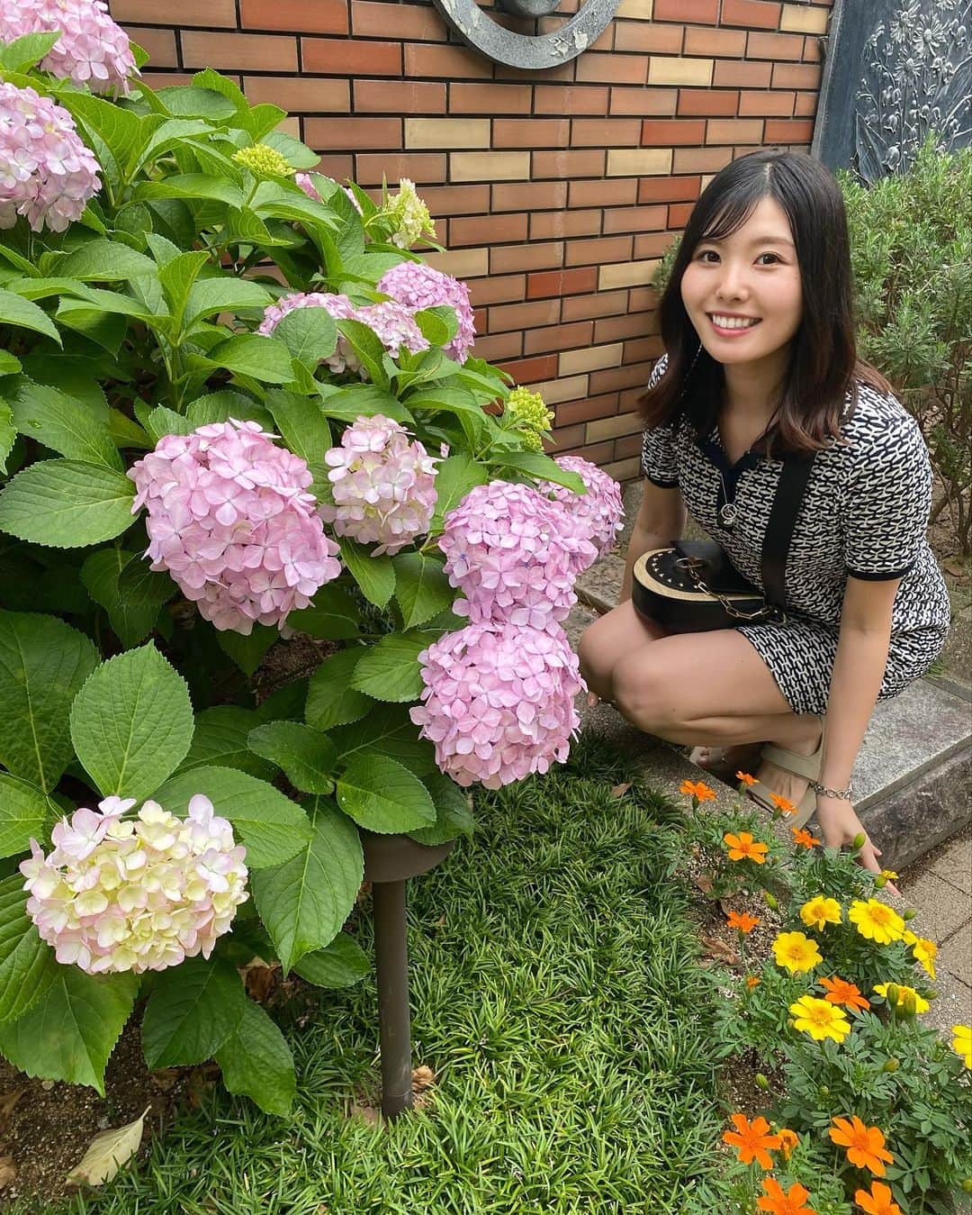 YOUKORINさんのインスタグラム写真 - (YOUKORINInstagram)「紫陽花の季節☔🐸 #神戸#三宮#紫陽花#東遊園地#梅雨#kobe#花と撮りたがる#もっと咲いてて欲しかった#街にも花が溢れる#instagood#instagram#kobecco」6月14日 22時37分 - xxy0uc0riinxx