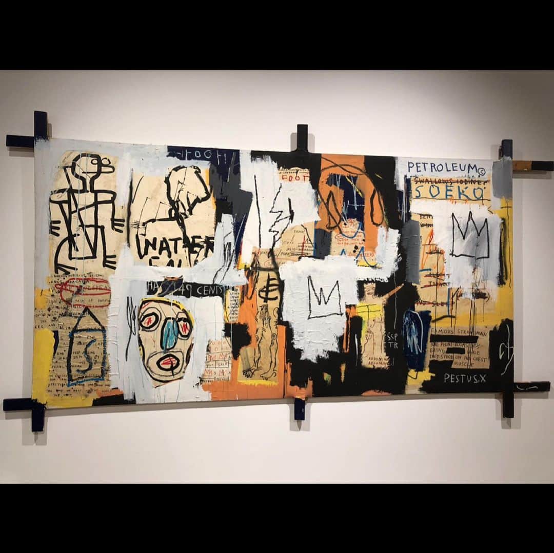 新山千春さんのインスタグラム写真 - (新山千春Instagram)「大好きなLAの　チケット🎫の casetifyのケースから バスキアとのコラボバージョンに 変えたよ。  new york🗽の壁画で みつけた時もテンション上がった。 YouTubeで使ってる クッションもバスキアだよ。。  2年前に行ったバスキア展！ また行きたいなぁ✨  #CASETiFY  #新山千春 #バスキア #現代アート　好き #BasquiatxCASETiFY  @CASETiFY_JP @basquiat_archive」6月15日 11時20分 - chiharuuu_0114