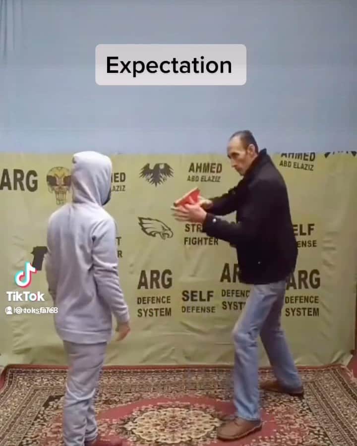 ファレ・シミタイトコのインスタグラム：「Expectations vs Reality」