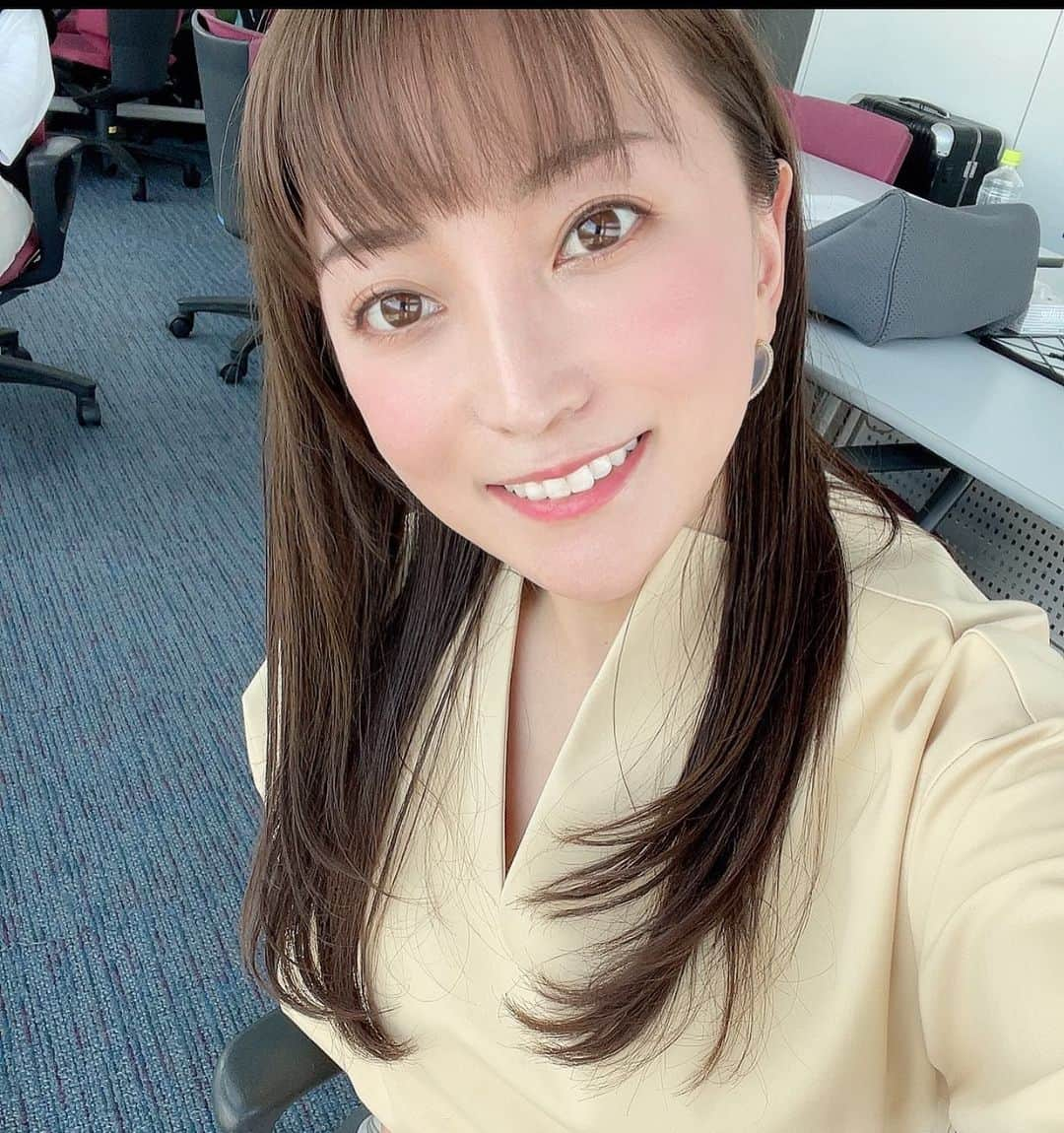 加藤綾菜さんのインスタグラム写真 - (加藤綾菜Instagram)「おはようございます☀☀  📌本日、18時45分に「家事ヤロウ‼︎」に夫婦で出演します✨ @kajiyarou  大好きな和田明日香さんにお悩みを解決して頂きました〜🥰 家事ヤロウは大好きな番組だし料理も上達するから是非見て下さい❤️  📌今日発売の週刊女性の3回目の連載✨ 是非チェックしてみて下さい❤️ 加藤家の日記のコーナーもみてね😚  #家事ヤロウ #料理 #上達 #激うま #連載 #週刊女性」6月15日 9時31分 - katoayana0412