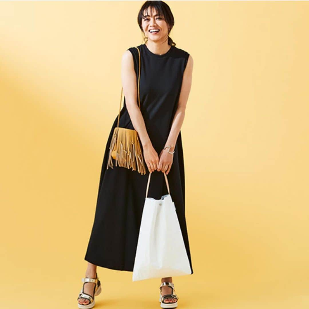 前田典子さんのインスタグラム写真 - (前田典子Instagram)「@hersgreenlabel_store  #シンプル　#リラックス #夏アイテム　👗👜 #サマーカジュアル #アラフィフ #ファッション #hersgreenlabel #マエノリ#モデル#前田典子」6月15日 10時00分 - maenorichang