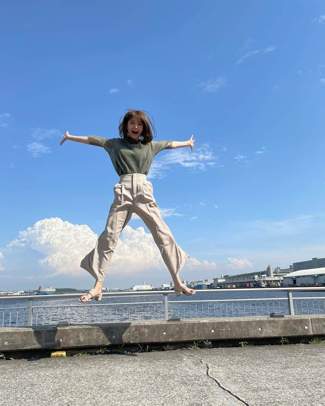 五島百花さんのインスタグラム写真 - (五島百花Instagram)「☀️☀️☀️ 第一印象大人しそうって言われるけど 本当はベリベリ元気っ子  #ジャンプ力#これでも22歳」6月15日 19時48分 - momokagoshima