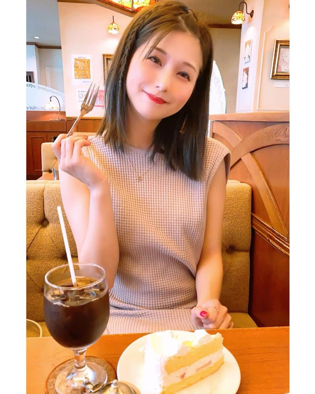 谷川愛梨のインスタグラム：「カフェで休憩〜🍰☕️♩  #resortnista」