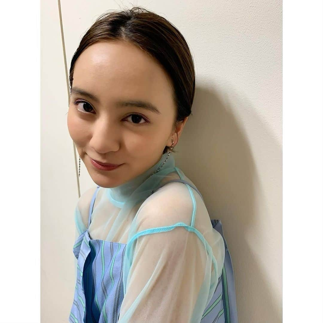 岡田結実さんのインスタグラム写真 - (岡田結実Instagram)「NHKでレギュラーでさせていただいてる　「BSコンシェルジュ」で着てるお衣装とNHK「首都圏情報ネタドリ」での最近の衣装だよ〜〜！！  私の好きなものをスタイリストさんが持ってきてくださった中から選ぶのだけど毎回すてちなの🥺🥺  途中にあるクラゲのオールインワンが私の頭もクラゲちっく㊙️  メイクも毎回違くて凄いんだぞ〜！！！  1-2枚目 オールインワン @mallowblue_official  イヤリング @canal4_offcial  靴 @dianashoespress  3-4枚目 クラゲオールインワン @marblesud_official  5-6枚目 シースルートップス @naus_2020  パンツ @elendeek  サンダル @randa_pic  7-8枚目 セットアップ、ブラウス @maisonspecial_woman  イヤリング @star_jewelry_girl  サンダル @dianashoespress  9-10枚目 サロペット　 @mallowblue_official  シャツ　　　 @hdxuly  サンダル　　 @dianashoespress  イヤカフ　　 @star_jewelry_girl」6月15日 12時55分 - okada_yui_official