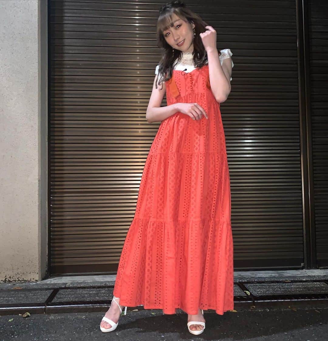 須田亜香里さんのインスタグラム写真 - (須田亜香里Instagram)「6月15日(火) 🦑テレビ愛知 18:25〜 【千原ジュニアの愛知最強！個性はげしめタウンBEST20】 愛知がもっともっと盛り上がるようにTwitterで #愛知はげしめ トレンド入りしますよーに❤️  写真5枚目に貼ったけど、今朝の中日新聞のテレビ欄可愛すぎ…👑 (地域外の方も楽しめる展開があるかも？なので、悲しまず待っててね！)  🦑ニコニコチャンネル 20:00〜は 【SKE48非公式ちゃんねる】初出演。 生配信です。ゆるっと流しながらぜひ。 ちょっと恐ろしい展開が毎回ある番組だから怯えています…(笑)  -----------  写真は #愛知はげしめ でのコーデ。 #須田亜香里衣装 #夏ワンピ @rieka_inoue_gnu」6月15日 14時02分 - akarisuda