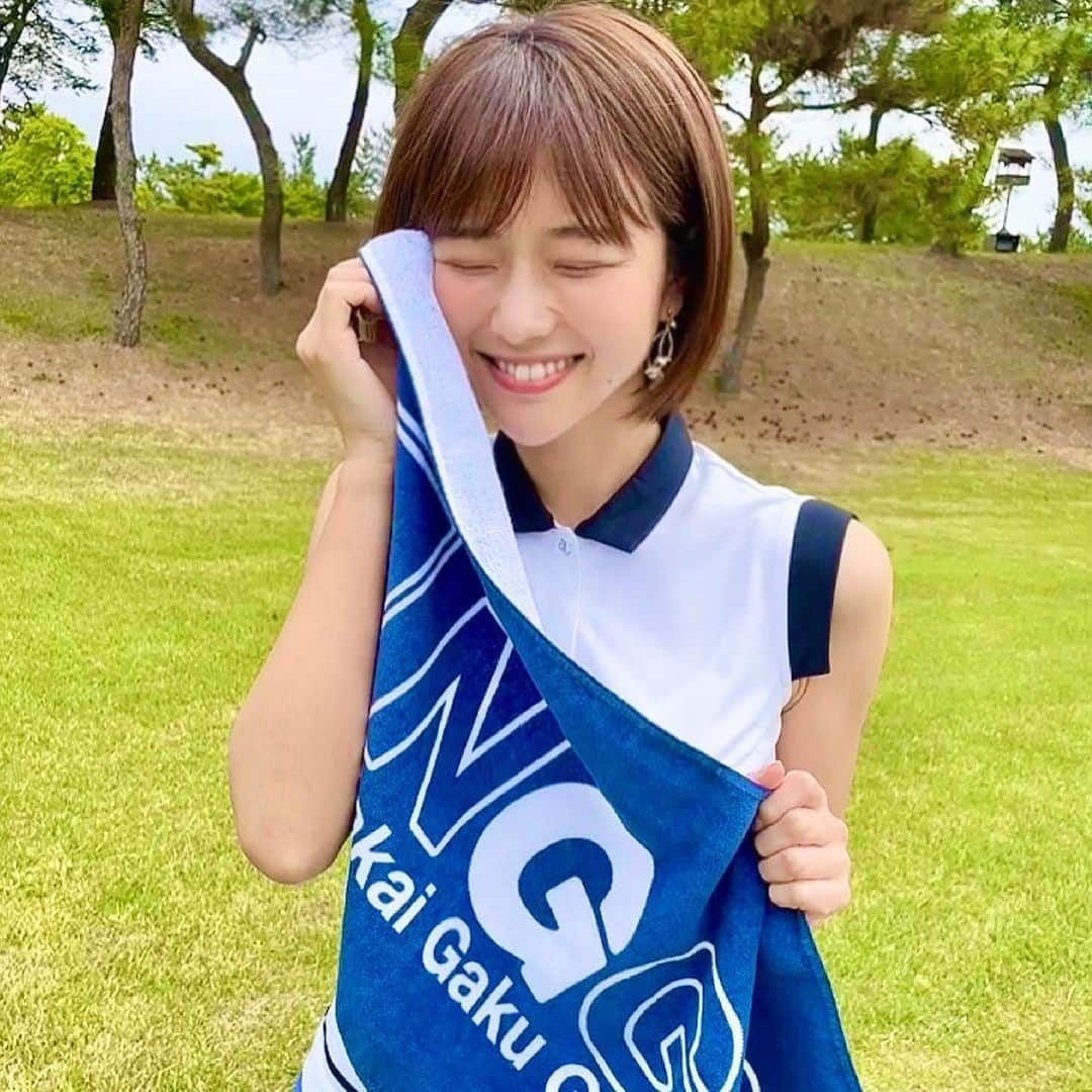 水原ゆきさんのインスタグラム写真 - (水原ゆきInstagram)「本日20時から、 中井学ゴルフ部限定グッズの 販売が開始となるそうな！！  一足お先に、汗をたんまり拭かせていただきました！笑  ●オンラインサロン● https://lounge.dmm.com/detail/3272/index/  #中井学ゴルフチャンネル  #中井学 #水原ゆき #ゴルフ女子 #俳優 #白からはじまる世界」6月15日 14時47分 - 12yuchan14