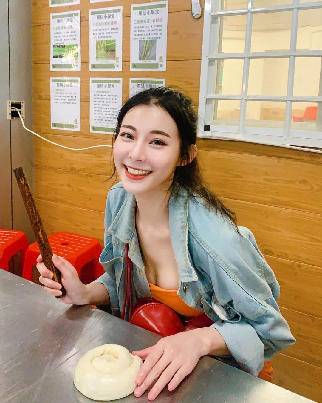 張香香のインスタグラム：「好喜歡吃蝸牛蔥餅🤤 但好少地方有賣🥲 親手做好好玩❤️」