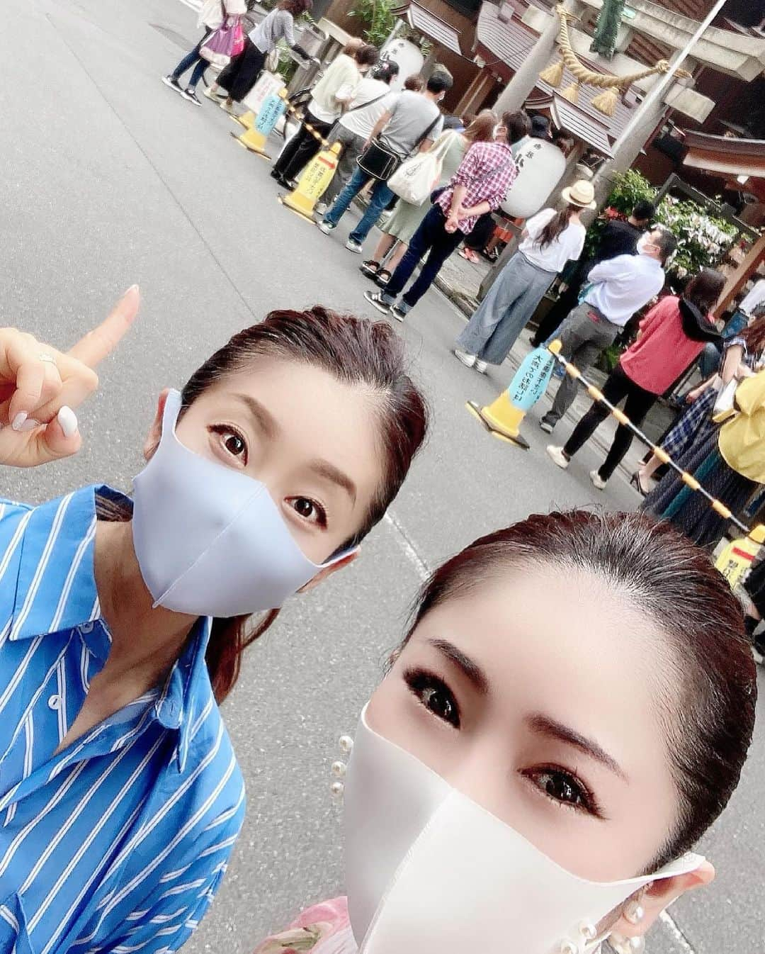 近藤英恵さんのインスタグラム写真 - (近藤英恵Instagram)「今日は今年最後の一粒万倍日&天赦日というラッキーday🤞✨ @aloha.hiro ちゃんと朝からパワースポット巡りしました⛩✨下半期も楽しく健康で過ごせますように❣️  #一粒万倍日#天赦日#ラッキーday#🤞#🌈#🙌#⛩#小網神社#福徳神社#出世地蔵#神頼み#🤗#happy」6月15日 16時01分 - hanachan93