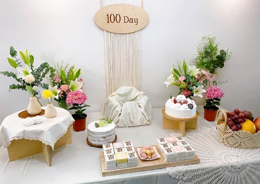 とぎもちさんのインスタグラム写真 - (とぎもちInstagram)「.  ちびもち(娘)の100日記念（백일)💕  日本ではお食い初めかな？  生まれてもう100日経ったのか！ 早い (☉ω☉)✨💦 . #100日記念 #100日祝い #お食い初め #韓国 #生後100日 #韓国100日祝い #べギル #ちびもち #とぎもち #ちびもち100日記念 #백일 #백일떡 #백일아기」6月15日 16時34分 - togistagram