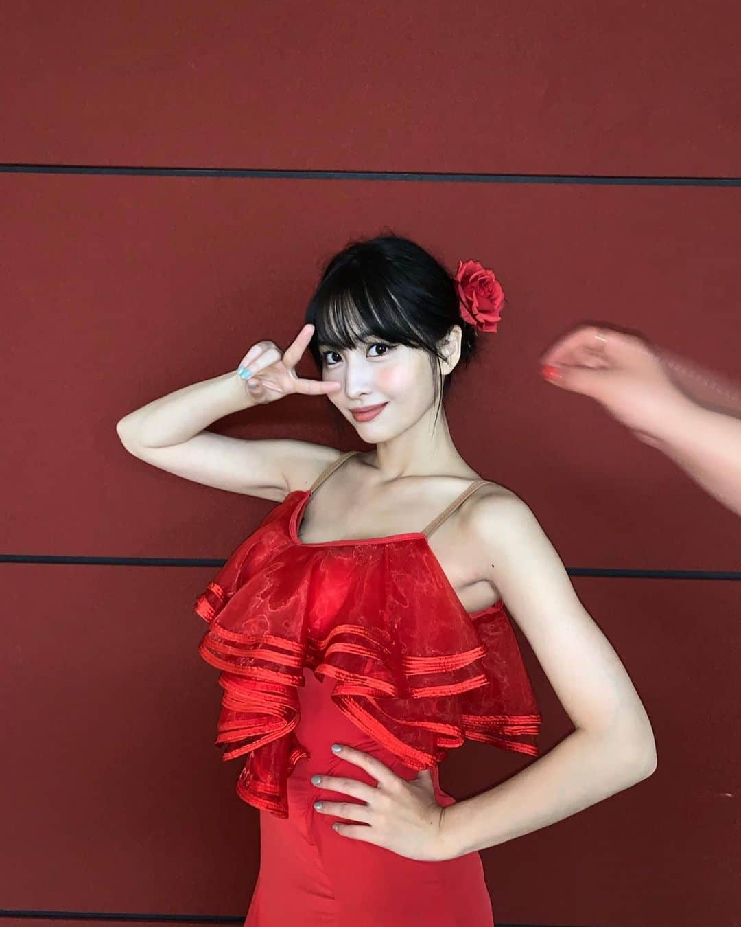 TWICEさんのインスタグラム写真 - (TWICEInstagram)「첫 라틴 춤 도전💃💃💃🥂🍾 First Latin Dance Trying💃💃💃🥂🍾」6月15日 17時37分 - twicetagram