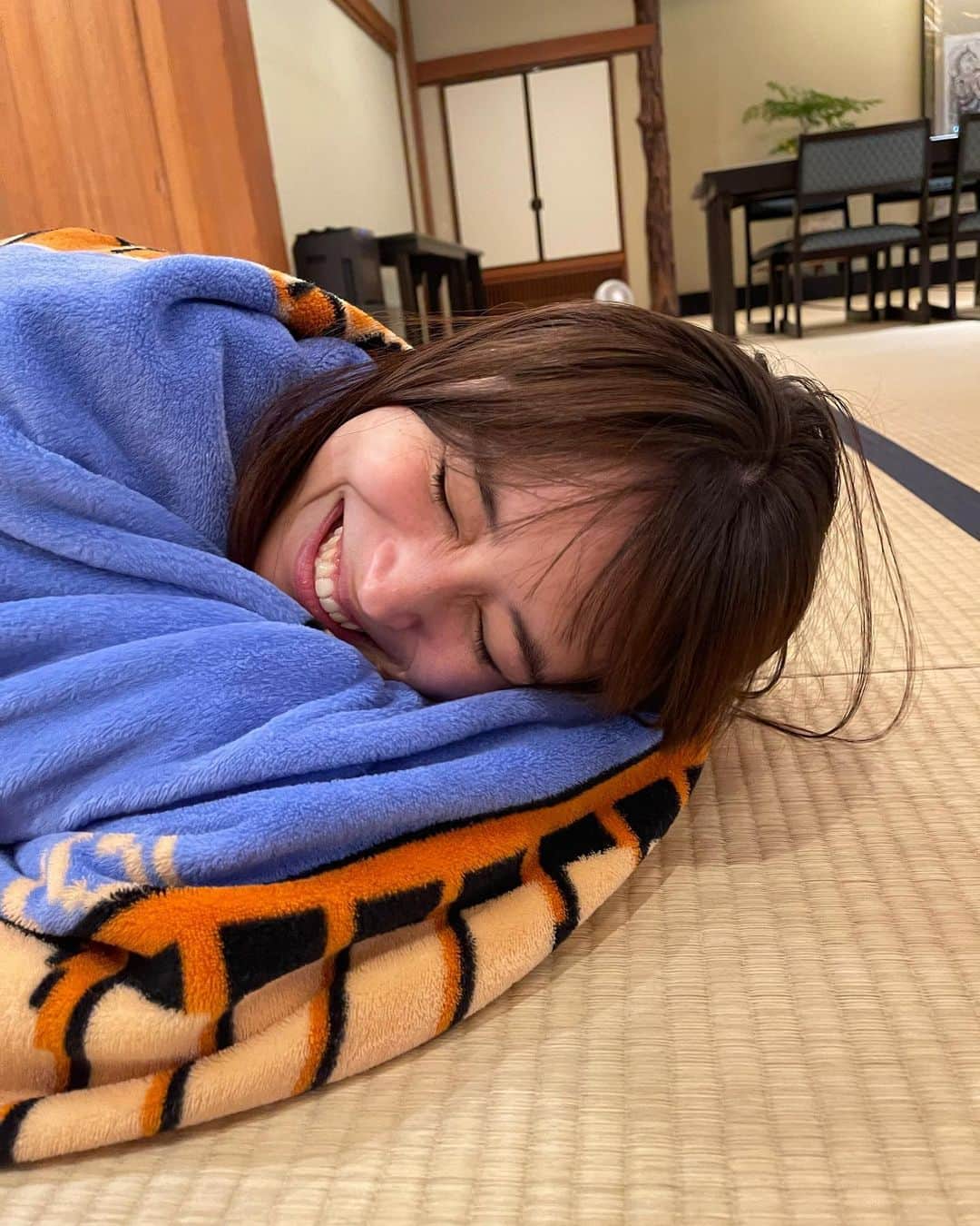 本田翼さんのインスタグラム写真 - (本田翼Instagram)「💤 すんごい照れてるの。 #彼女と昼寝なうに使っていいよ　 #アリスタグラム #ラジエーションハウス2」6月15日 18時15分 - tsubasa_0627official