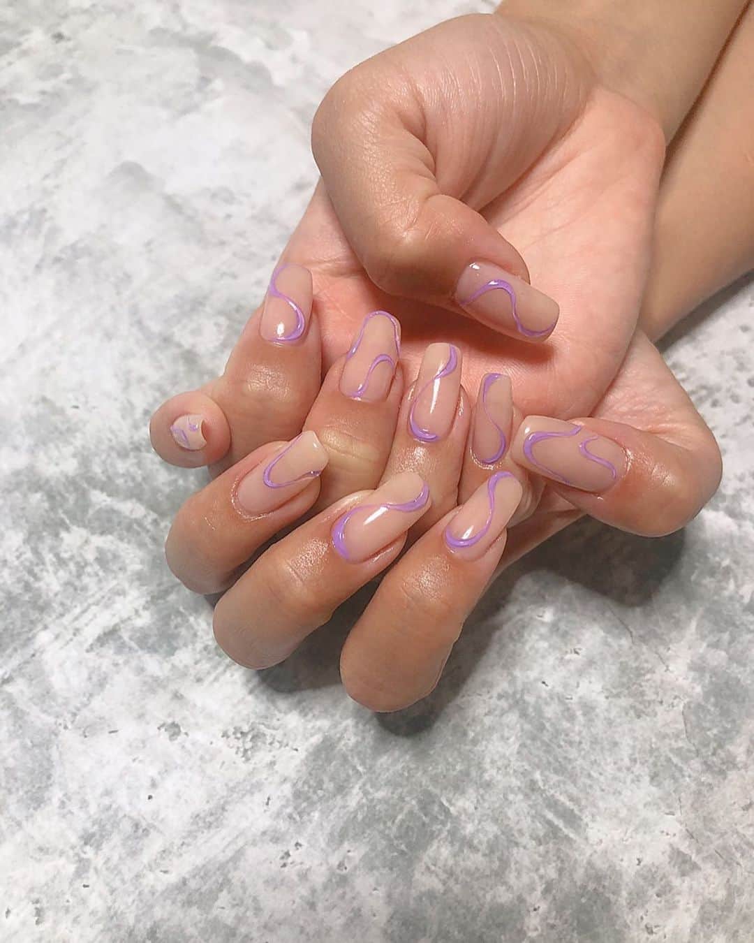 白波瀬海来さんのインスタグラム写真 - (白波瀬海来Instagram)「.  New nail💜 やっぱり紫が好き。  #nail」6月15日 18時39分 - kyra.97