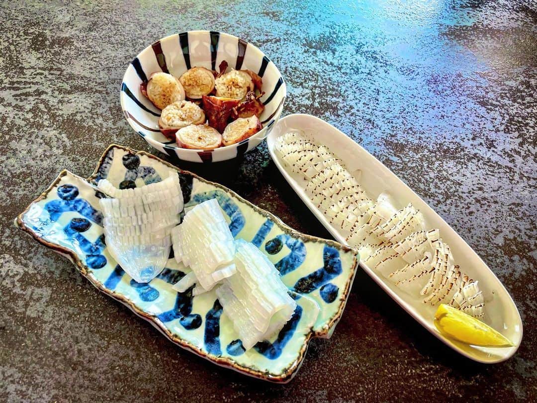 秋丸美帆さんのインスタグラム写真 - (秋丸美帆Instagram)「午前中にアオリイカを釣って、イカ尽くしランチ作ってみました😍いかめしは、前日に釣ってたケンサキイカ❤️  #fishing #squid #japanesefood #cooking #cookingram #lure #lurefishing #釣り #エギング #イカメタル #ルアーフィッシング #ルアー #料亭みぴこ」6月15日 19時07分 - mippy34