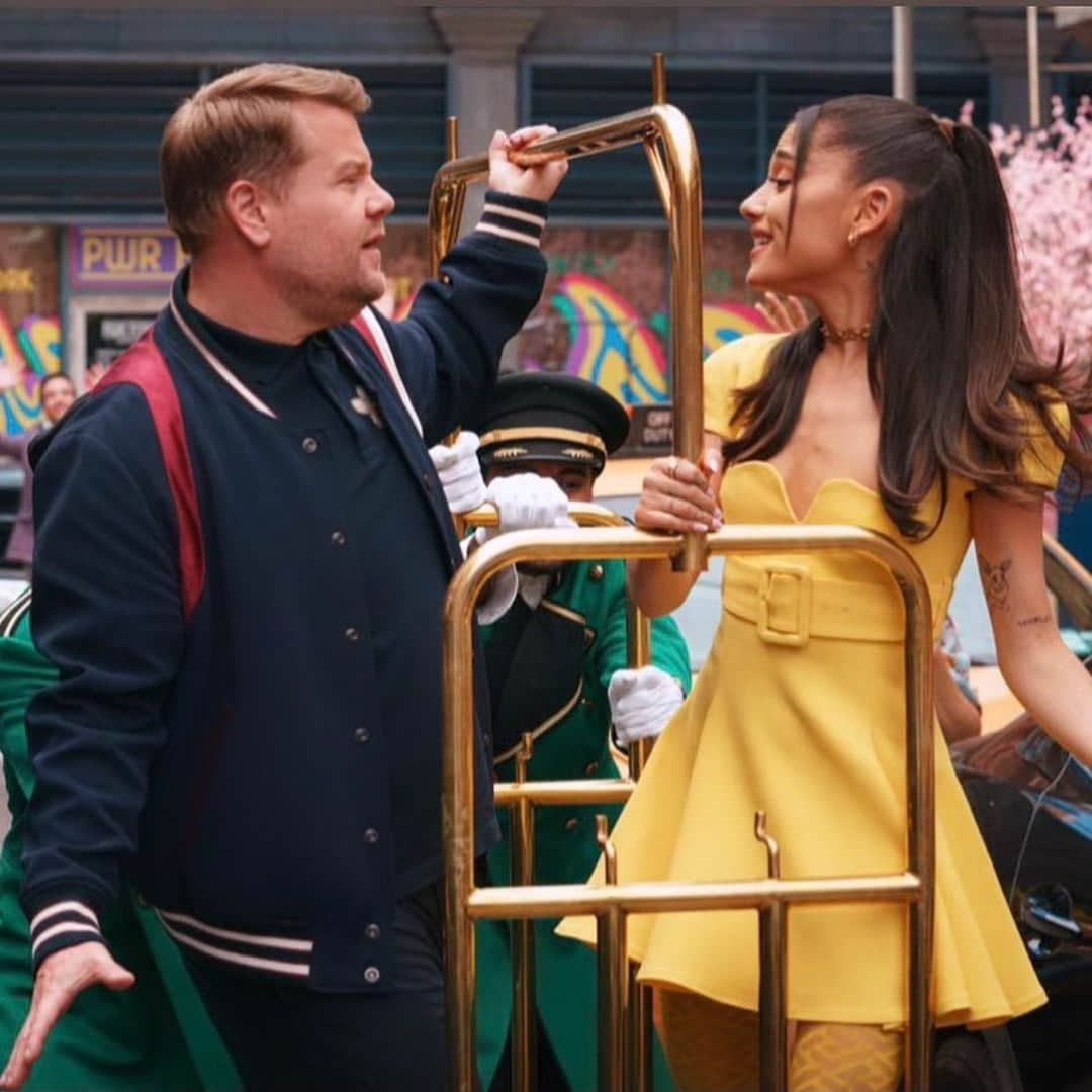 アリアナ・グランデさんのインスタグラム写真 - (アリアナ・グランデInstagram)「fun with my friend @j_corden ! tune in tonight @latelateshow 12:37 am on CBS for our skit.  #LateLateShow p.s. there may even be a very special, heart attack provoking cameo made by a Tony Award winning, friend of mine !」6月16日 6時26分 - arianagrande