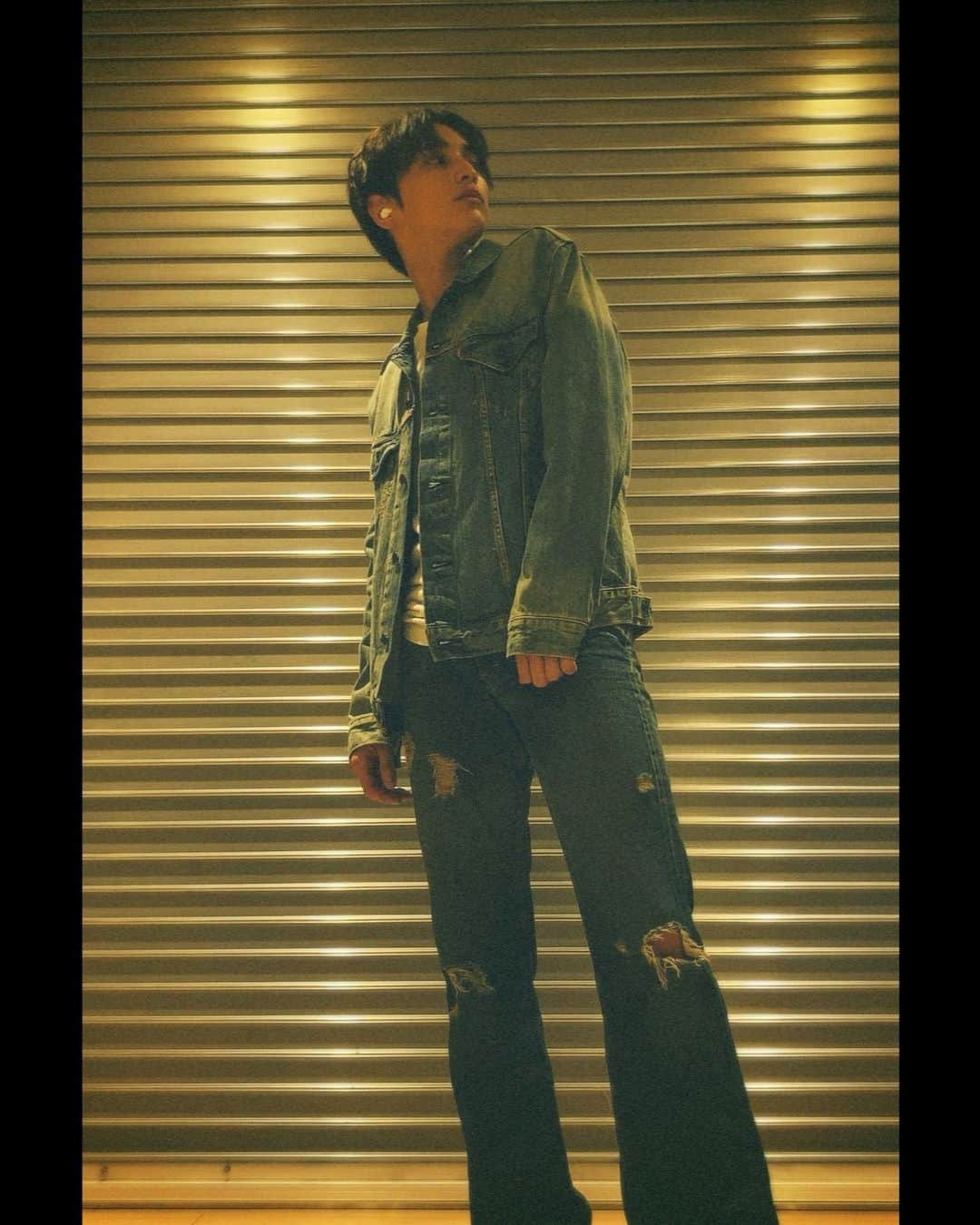 一ノ瀬颯のインスタグラム：「. . . あっち向いてホイ. . . . #デニムセットアップノ瀬颯 #一ノ瀬颯」