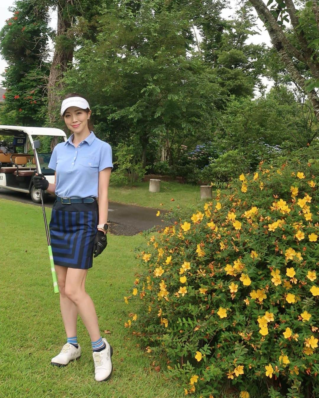 ImotoEtsuyo さんのインスタグラム写真 - (ImotoEtsuyo Instagram)「#千葉バーディクラブ  こちら綺麗でした。　　 また行きたいと思う。  とにかく お花が綺麗でした。  ・  ・ 納得出来ないスコアでしたが こんな日もありますね。 気持ち切り替えて頑張ります。  ・ #千葉バーディクラブ  #golf  #golfgirl  #golfstagram  #golfwear  #ゴルフ  #ゴルフ女子  #ゴルフコーデ  #lanvinsport  #ゴルフウェア  #ランバンスポール  #大人上品 #ゴルフコーディネート  #コーデ  #大人可愛い  #大人ゴルフファッション #golfswing  #swing  #スイング動画  #サンバイザー ➡︎ @lanvin_sport_official  #skirt ➡︎ @lanvin_sport_official」6月15日 21時37分 - bisuhada
