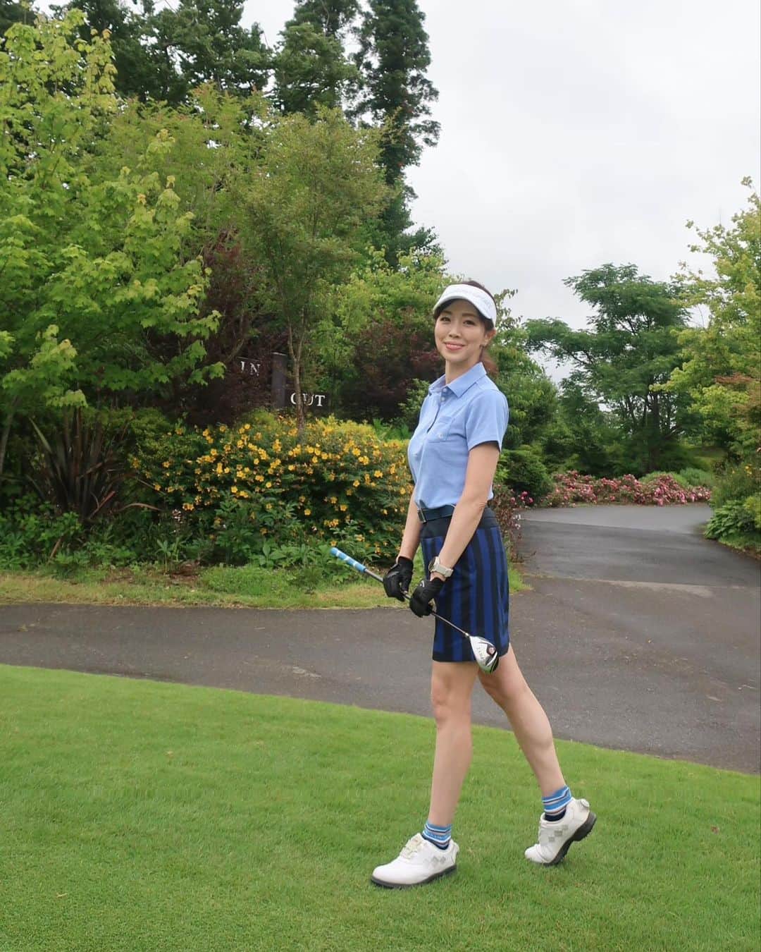 ImotoEtsuyo さんのインスタグラム写真 - (ImotoEtsuyo Instagram)「#千葉バーディクラブ  こちら綺麗でした。　　 また行きたいと思う。  とにかく お花が綺麗でした。  ・  ・ 納得出来ないスコアでしたが こんな日もありますね。 気持ち切り替えて頑張ります。  ・ #千葉バーディクラブ  #golf  #golfgirl  #golfstagram  #golfwear  #ゴルフ  #ゴルフ女子  #ゴルフコーデ  #lanvinsport  #ゴルフウェア  #ランバンスポール  #大人上品 #ゴルフコーディネート  #コーデ  #大人可愛い  #大人ゴルフファッション #golfswing  #swing  #スイング動画  #サンバイザー ➡︎ @lanvin_sport_official  #skirt ➡︎ @lanvin_sport_official」6月15日 21時37分 - bisuhada