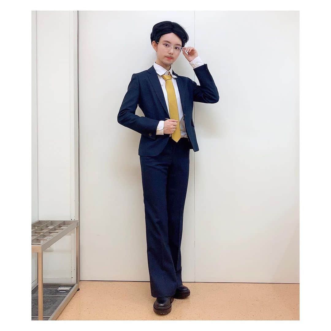 のインスタグラム：「・ ・ 東海3県の皆さん！！  以前関東地方で放送された 「霜降りバラエティー 」のラストアイドルコラボ企画、劇団せいやの再現演劇ショーが本日24時15〜放送されます🤤✨✨  名古屋に帰ったら莉緒もテレビで見るよ〜！！ 楽しみだなぁ😂❤  是非ご覧下さい〜〜( ˆ ˆ )/♡ ・ ・ #大森莉緒  #おーりお  #おりおんず  #ラストアイドル  #霜降りバラエティー  #instaphoto #good #tv #かつら #付け髭 #男装 #instagood #instapic #good #좋아요 #셀카 #셀카그램 #추억 #먹스타그램」