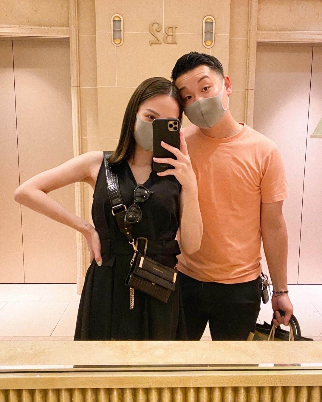 金澤絵美利のインスタグラム：「Anniversary👩🏻‍❤️‍👨🏻💕  今日で秀英と11年目💍 これからもずっとだいすきです🤝✨  #anniversary #11th #family #love #husbands #mylove  #旦那 #家族 #記念日 #11年目」