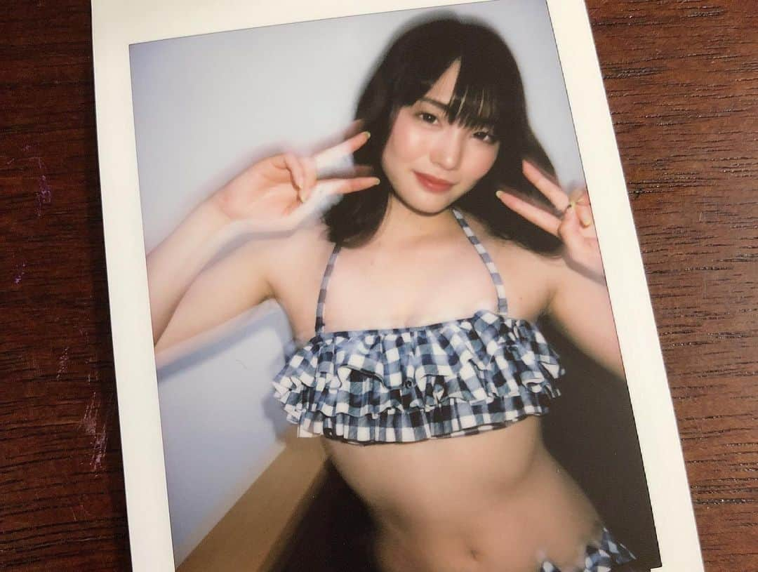 鈴村あいりさんのインスタグラム写真 - (鈴村あいりInstagram)「こちらのギンガムチェックの水着のチェキは、プレステージ公式通販の7月23日発売作品の特典になります🌟 是非手に入れてくださいね！ #チェキ　#👙」6月16日 1時54分 - airi_suzumura_nax