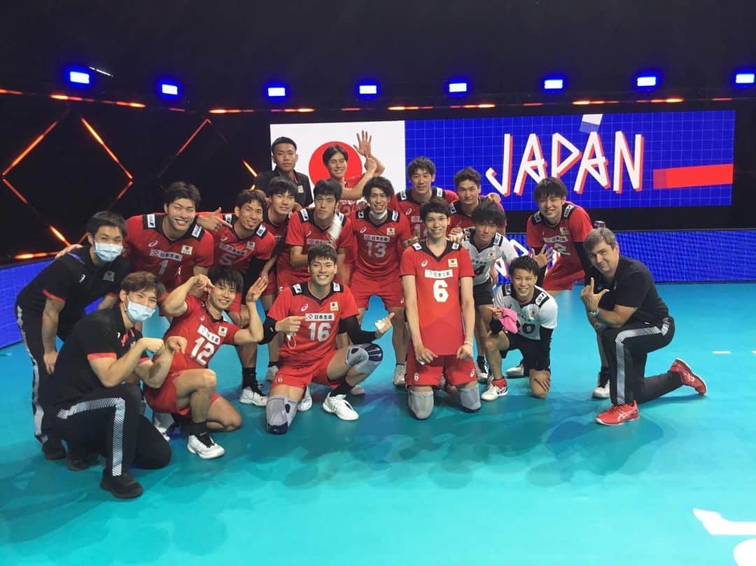 のインスタグラム：「… vs 🇩🇪 3-0 WIN !!!  #0615 #6勝目 #VNL #龍神NIPPON」