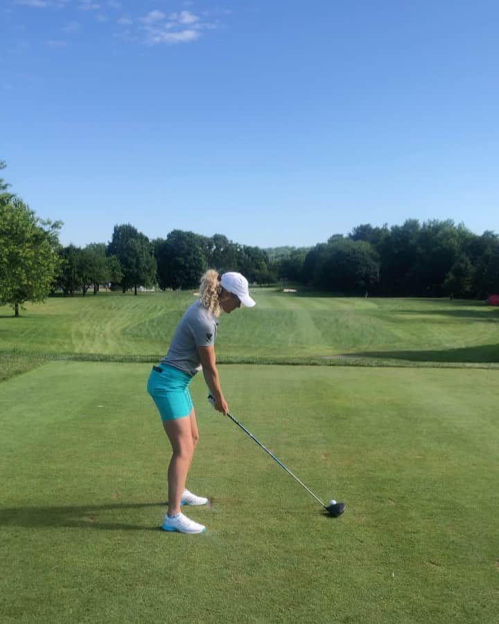 エイミー・オルソンのインスタグラム：「Checking out the newly redone Blythefield Country Club for the @MeijerLPGA! Looks gorgeous!!」