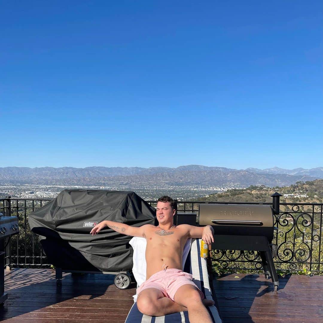 テイラー・カニフのインスタグラム：「30k comments and I’ll come back to instagram」