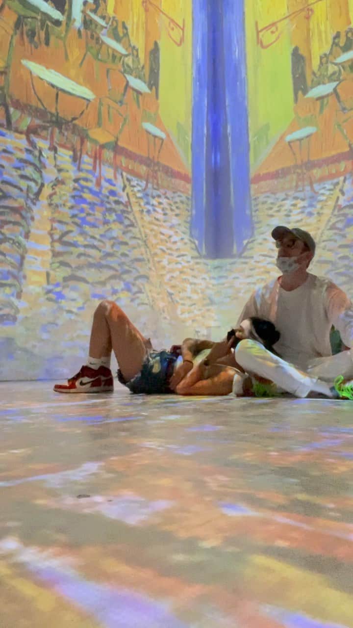 ジェイミー・チャンのインスタグラム：「Do Gogh to Van Gogh! It’s out of this world. Well done @davidkorins @goghnyc」
