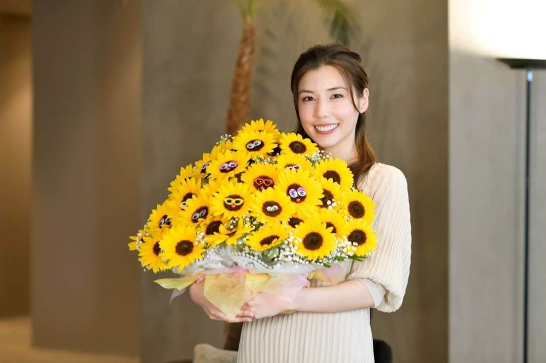 桜の塔のインスタグラム：「＊ 千堂優愛を演じてくださった #仲里依紗 さん🌻  最終回、漣に想いを伝えるシーンは 何度観ても涙が…😭  #桜の塔 #クランクアップの思い出💐 #お疲れ様でした👏🏻 #最終回は #見逃し配信中！ #テラサでは #全話一挙配信✨ #アナザーストーリーも配信中」