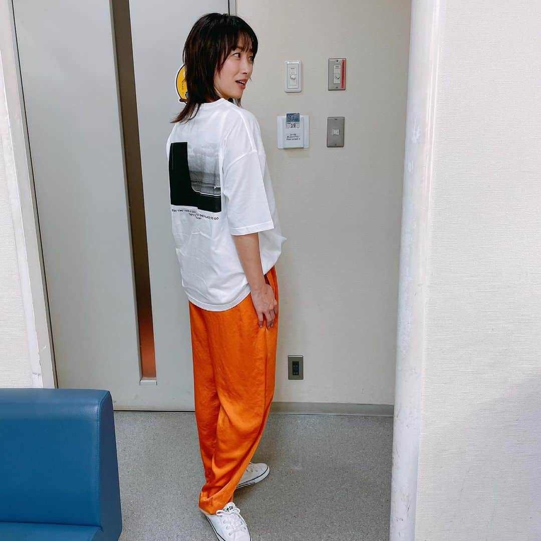 坂下千里子さんのインスタグラム写真 - (坂下千里子Instagram)「ジメジメしてますねー。オレンジで気分上げまーーす🧡」6月16日 12時54分 - chiriko_sakashita_official