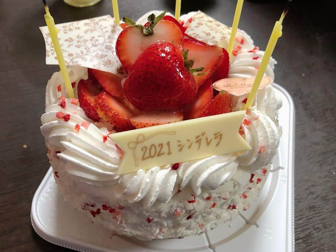 上谷沙弥さんのインスタグラム写真 - (上谷沙弥Instagram)「QQの皆んなに お祝いしてもらいました🎂  #ケーキ #ショートケーキ #シンデレラトーナメント #プロレス #スターダム #ブシロード」6月17日 0時27分 - sayasayadesuyo