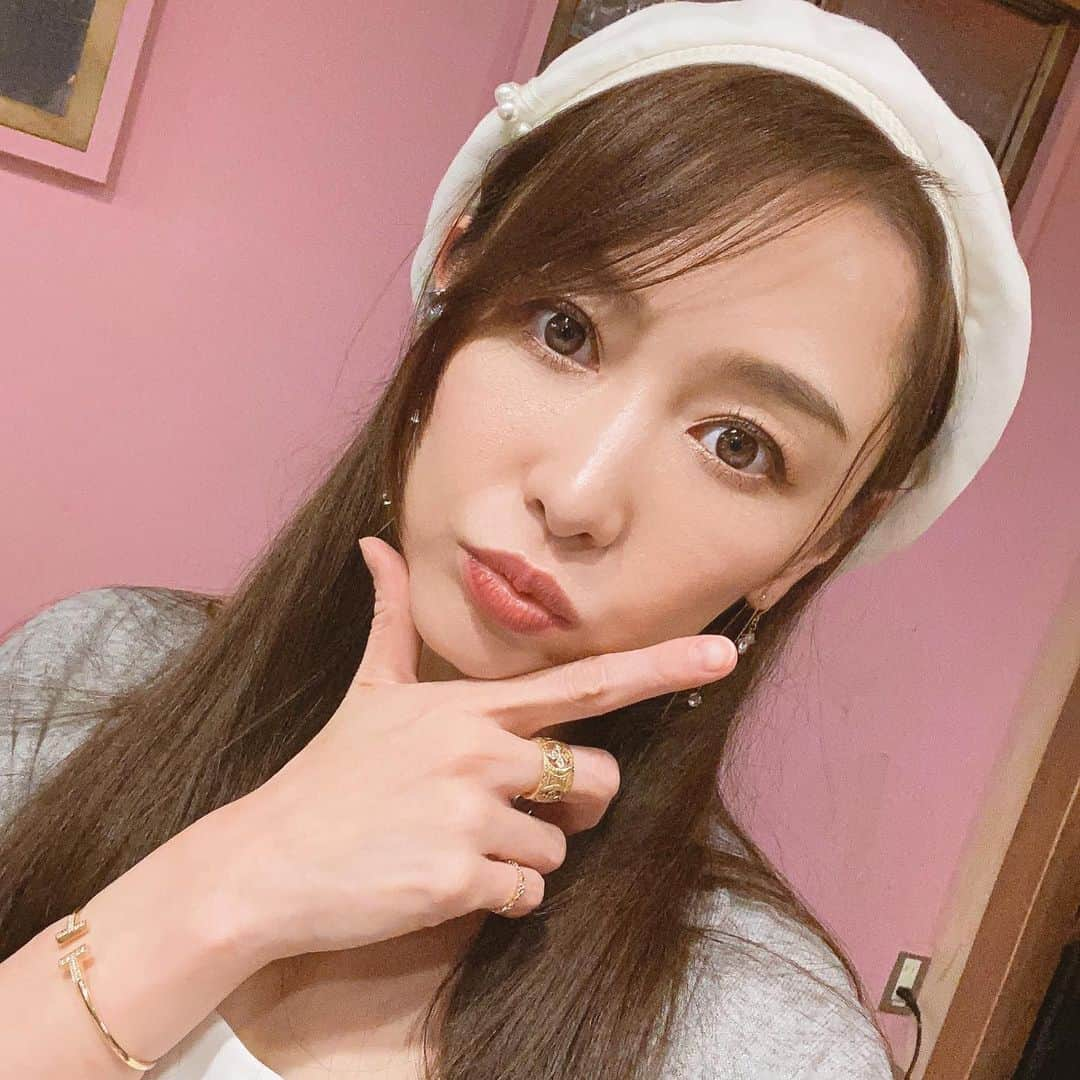 杏さゆりさんのインスタグラム写真 - (杏さゆりInstagram)「ガスマスクの伊藤さんトークイベントご視聴&ご観劇、ありがとうございました😇❤️ . 怖い話とか。。。今まで話した事無かった事とか話せて楽しかったwww . そんなのもYouTubeしてみたら？って話も浮上したので やってみよーかな？と思います😂😂😂 . 今日も新たな発見✨ . アーカイブでも見れるらしいので是非チェックしてみてね😇❤️ https://www.loft-prj.co.jp/schedule/lofta/182480 . #ガスマスクの伊藤さん #トークイベント #若手女優　では無いw #混ざらせてくれてありがと #杏さゆり　#SayuriAnzu」6月17日 0時49分 - anzu_sayuri_official