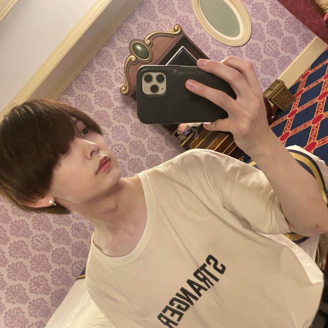 四季涼雅のインスタグラム：「ディズニーだとニモが好きです！ 皆は何が好きですか？   #ディズニーホテル  #美女と野獣」
