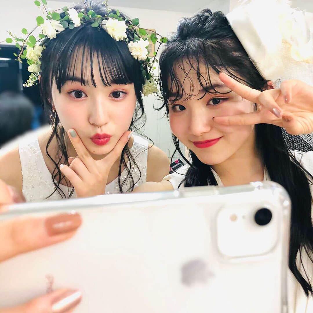 ニコ☆プチのインスタグラム：「🕊🤍  かわいすぎ🥺 なセルフィー🤳✨  #井口虹姫  #森﨑美月」