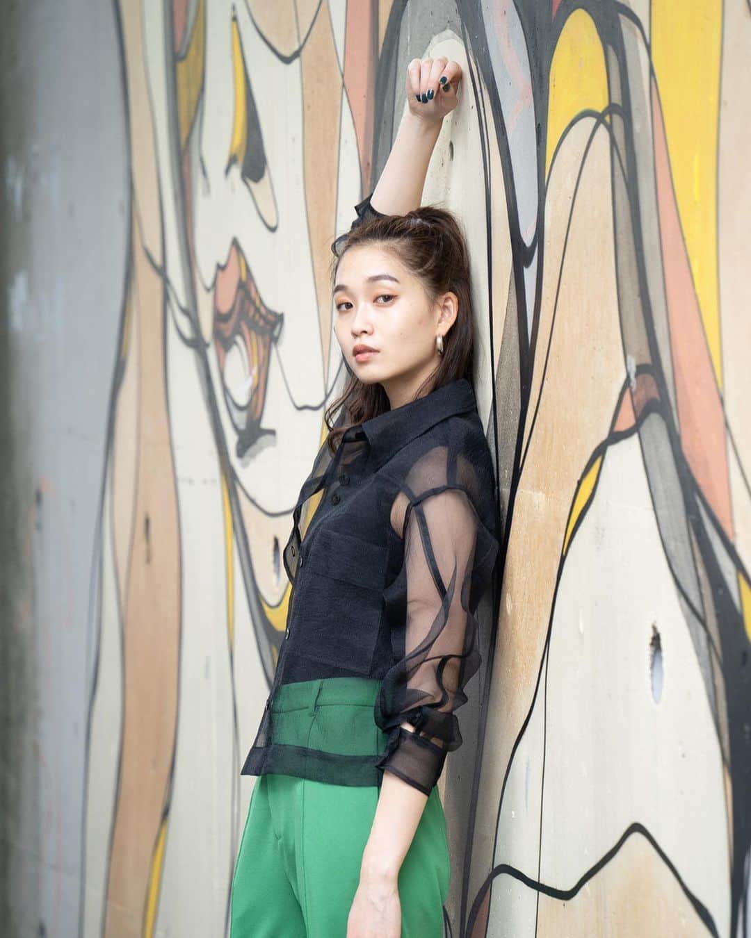 谷川りさこのインスタグラム：「greeeen🟩 phot @tommy_tommyy_  #style #fashion#green」