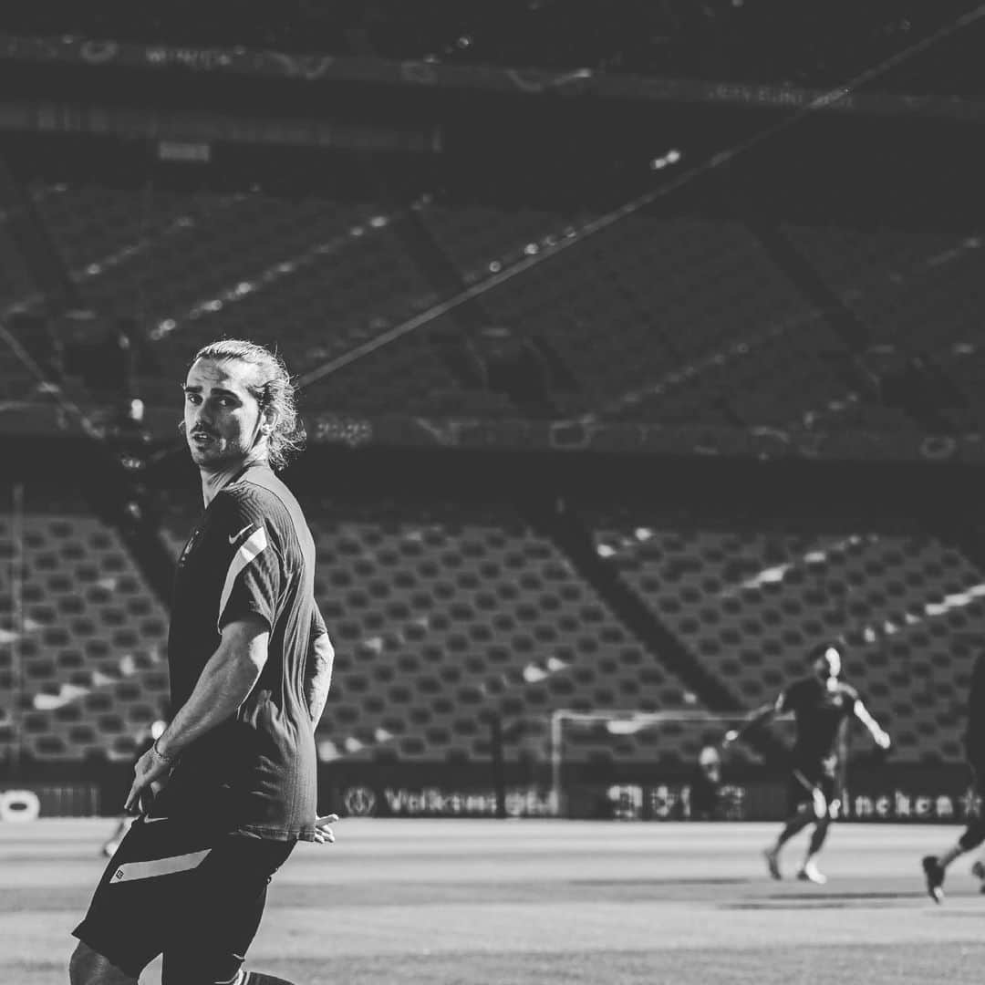 アントワーヌ・グリーズマンさんのインスタグラム写真 - (アントワーヌ・グリーズマンInstagram)「😉」6月16日 18時14分 - antogriezmann