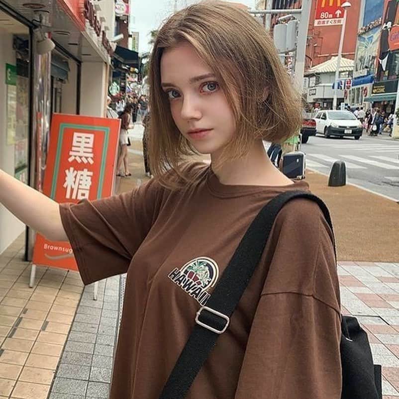 星來のインスタグラム：「外国人×国宝級美人。 #外国人 #国宝級美人 #美しい #いいね返し #インスタ映え #instagood #instalike #f4f #l4l #likeforlikes #likeforfollow #いいねした人全員フォローする #お洒落さんと繋がりたい #美男美女と繋がりたい」