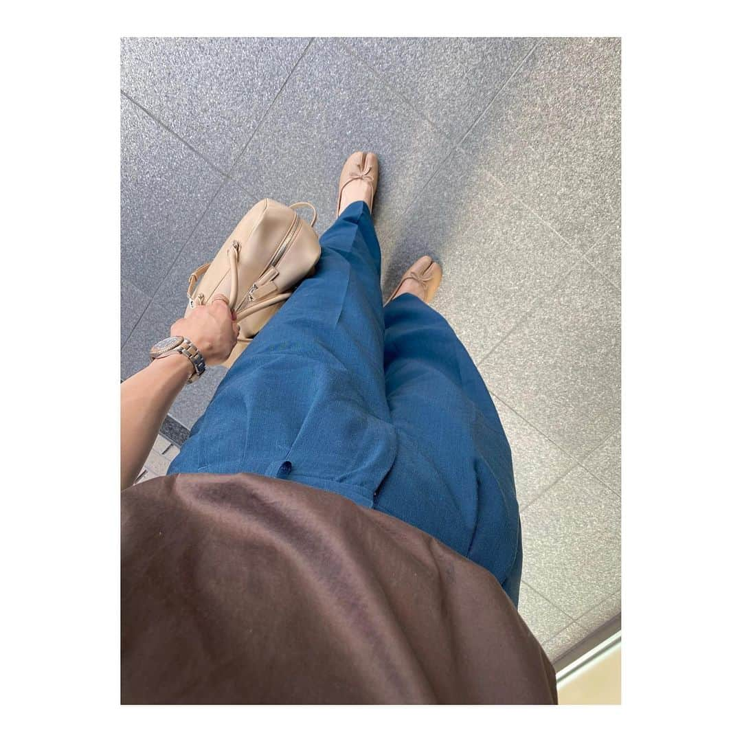 笹川友里さんのインスタグラム写真 - (笹川友里Instagram)「本日のわたくし  seyaのパンツが欲しいなと思っていましたら ふらっと立ち寄ったお店のsaleで出会ってしまいました。  tshirt stunninglure pants seya bag jilsander」6月16日 22時06分 - sasagawayuri