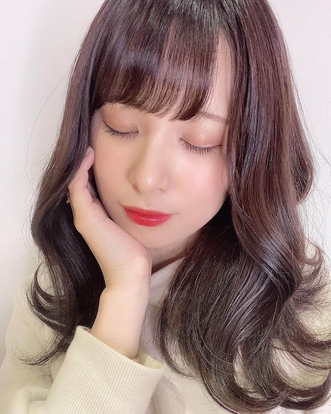 二宮ひかりさんのインスタグラム写真 - (二宮ひかりInstagram)「・ ・ ・ ・ 美容院いってきました💇🤍 色もツヤも最高ですっ ゆうさんありがとうございます🥰 ・ ・ ・ ・ #セクシー女優 #二宮ひかり #にのひー #ちっぱい #貧乳 #手のひらサイズ #アタッカーズ専属 #アタッカーズ #urealm  #urealmotto新宿  #セミロング  #チョコレートブラウン  #ゆる巻き」6月16日 23時02分 - hikari_ninomiya_