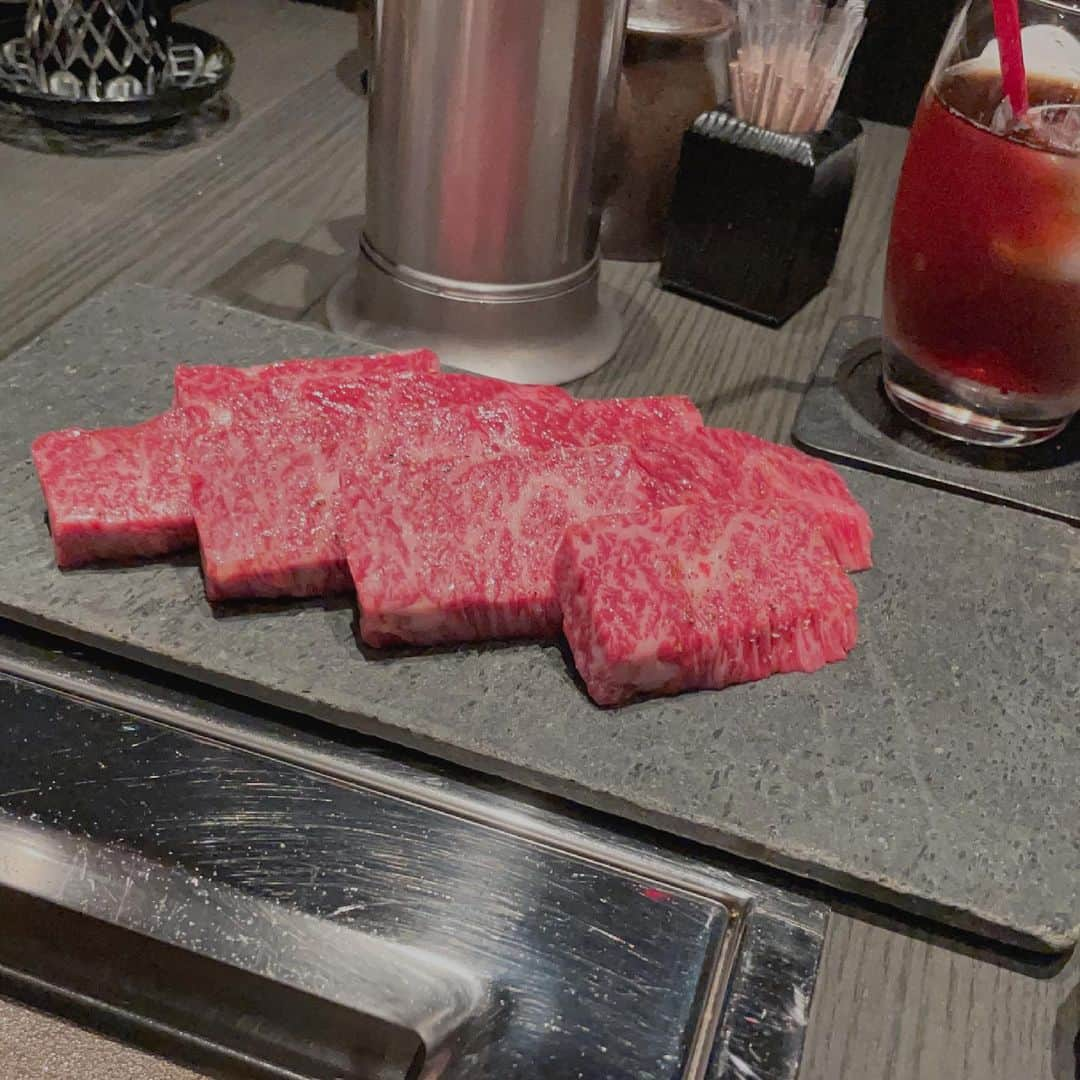 楽しんごさんのインスタグラム写真 - (楽しんごInstagram)「素敵な社長さん達と最高のdinner頂きました！🥰金箔で運気上げ上げです💖五十嵐社長！心からありがとうございました！#牛牛麻布十番店#シャトーブリアン#楽しんご#大好きな街#個室#喫煙ok」6月17日 3時59分 - tanoshingo.official