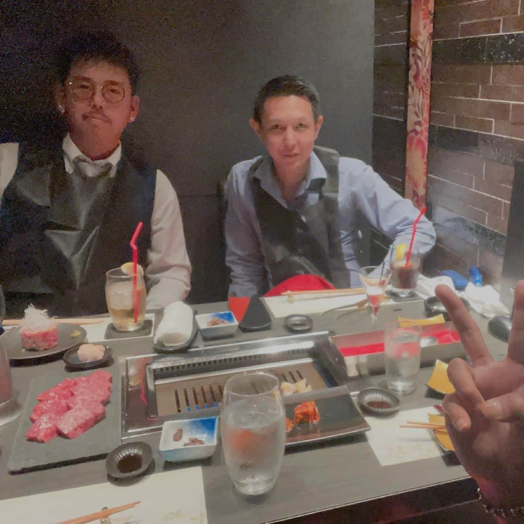 楽しんごさんのインスタグラム写真 - (楽しんごInstagram)「素敵な社長さん達と最高のdinner頂きました！🥰金箔で運気上げ上げです💖五十嵐社長！心からありがとうございました！#牛牛麻布十番店#シャトーブリアン#楽しんご#大好きな街#個室#喫煙ok」6月17日 3時59分 - tanoshingo.official