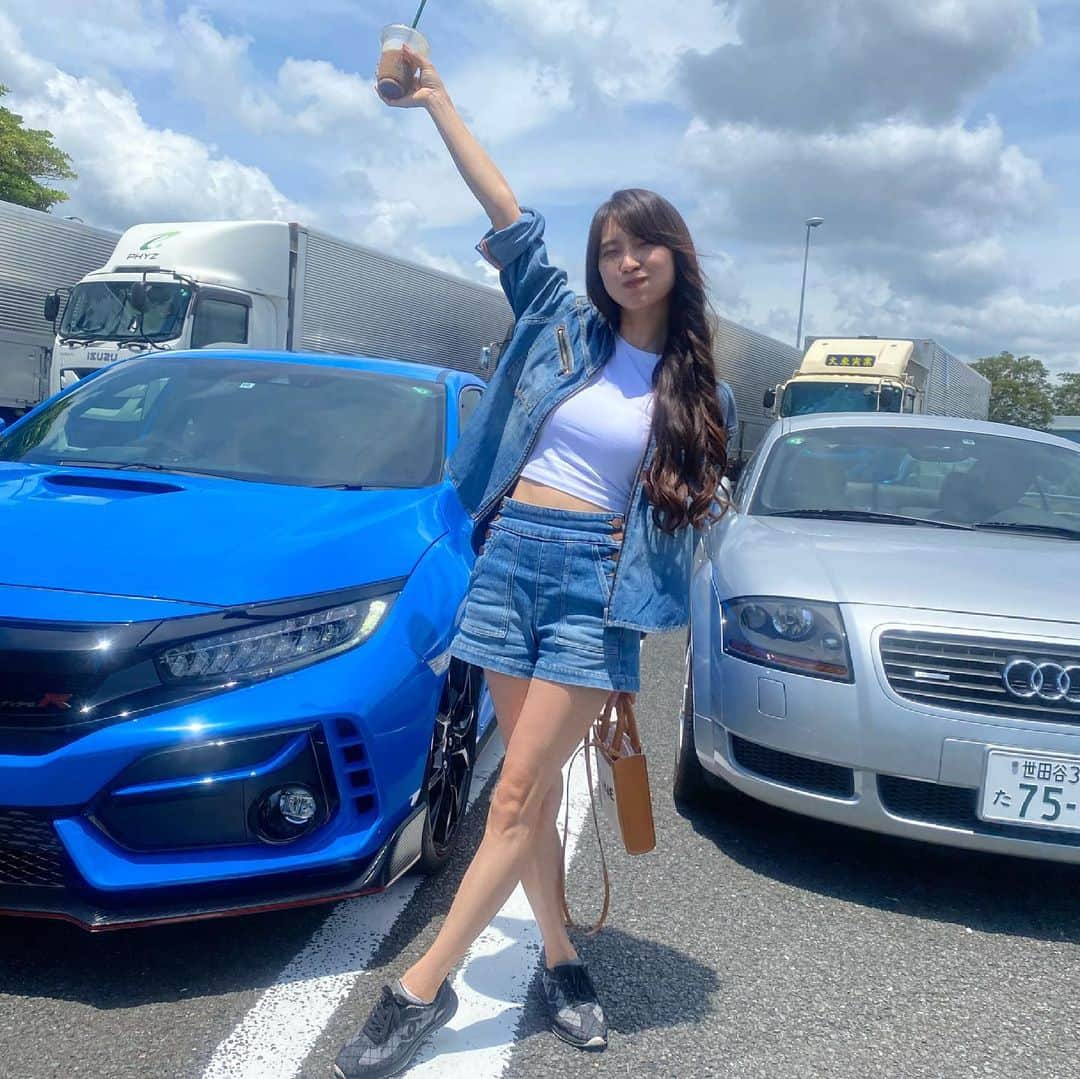 あいみさんのインスタグラム写真 - (あいみInstagram)「マニュアル車最高❤️  Audi TT 🚘✨ ホンダシビックタイプR🚘✨  今年の夏は夜の首都高走りたいな〜🥺  #アウディTT #シビック  #アウディ #シビックタイプr」6月17日 6時18分 - aimi_feti