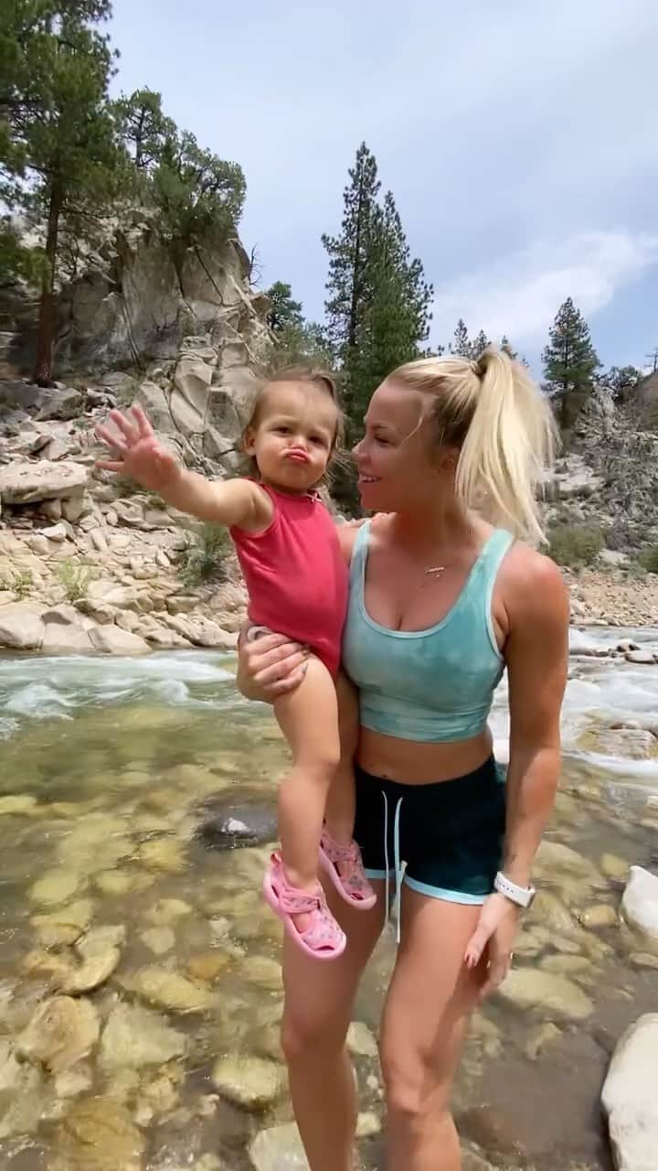 Lauren Drain Kaganのインスタグラム：「Just taught her to blow kisses! 😘 @ariaskyekagan Headed to Lake Tahoe for the week to beat the heat! Vegas is 118 degrees🥵🥵 I’ll be posting more random in the moment stuff vs the staged & posed😝」