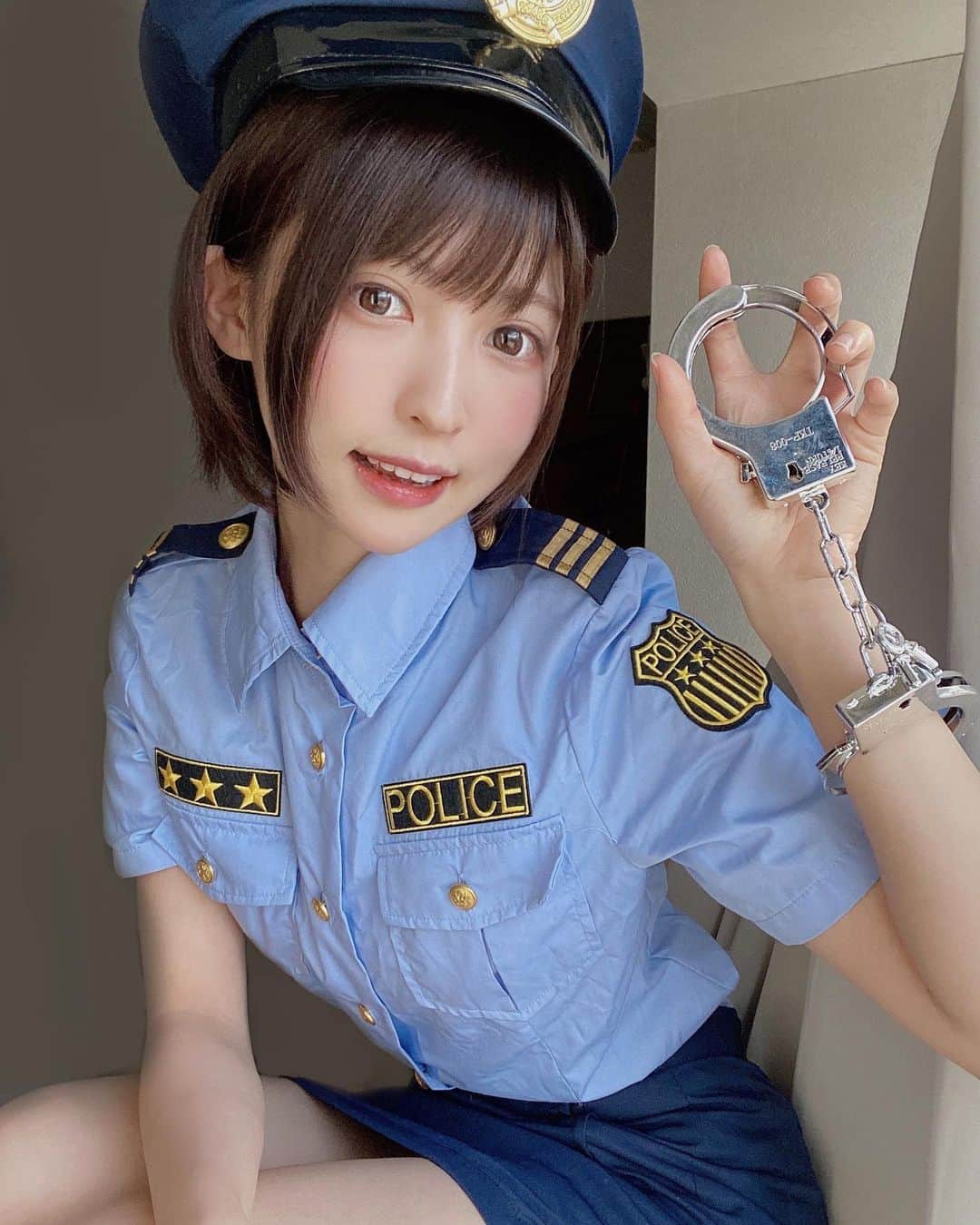 猫田あしゅさんのインスタグラム写真 - (猫田あしゅInstagram)「POLICE 👩‍✈️🚔🚨 . #cosplay #cosplayer  #anime #otaku #japanesegirl  #cosplaygirl #cosplayphoto #photography  #コスプレ #コスプレイヤー #police👮 #policecostume #policegirl #コスプレ#コスプレイヤー #コスプレイヤー自画撮り部 #角色扮演  #ポリスコスプレ」6月17日 8時32分 - nekota_ashu