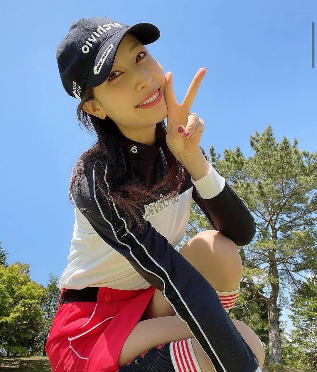 ❤️cutie.jp❤️【キューピー】のインスタグラム：「ゴルフ美女特集🏌️‍♀️ * 今回ご紹介させて頂きますのは 初めてのご紹介になります * 米澤有さん＜@yu.u.yonezawa＞のお美しいお写真です📷✨ * プロゴルファーとしてご活躍されている米澤さん * ゴルフ女子ヒロインバトルでMCをされていたりなどご活躍は多岐にわたります✨ * そしてそして6月から遂にYouTubeチャンネル「有ちゃんねる」を開設されました🎊🎊 * とてもお綺麗でスタイルも良く見惚れてしまいました👼 これからも楽しみにしております🥺 * そしてこちらのコーデなのですがとてもおかわです🥺 * 赤いスカートと靴下の柄がマッチしております✨ * トップスのデザインも色の切り返しがとてもキュートです😍 * とんでもなくかわみで御座いました😆  米澤有さん 眼福なお写真誠にありがとうございました🥺 これからもこのような素敵な投稿楽しみにしております💓 ＿＿＿＿＿＿＿＿＿＿＿＿＿＿＿＿ ◆◇◆◇◆◇◆◇◆◇◆◇◆◇◆◇ ￣￣￣￣￣￣￣￣￣￣￣￣￣￣￣￣ 紹介をご希望の方は 投稿の写真へのタグ(@cutie.jp) と #キューティー のタグ付けをお願い致します💗💗 ◆◇◆◇◆◇◆◇◆◇◆◇◆◇◆◇ @yu.u.yonezawa #美人 #かわいい #綺麗 #モデル #ごるふ女子 #ゴルフ女子 #ゴルフウェア #ゴルフコーデ #ゴルフすきな人と繋がりたい #instagood #fashion #instagram #makeup #cute #cutie #kawaii #model」