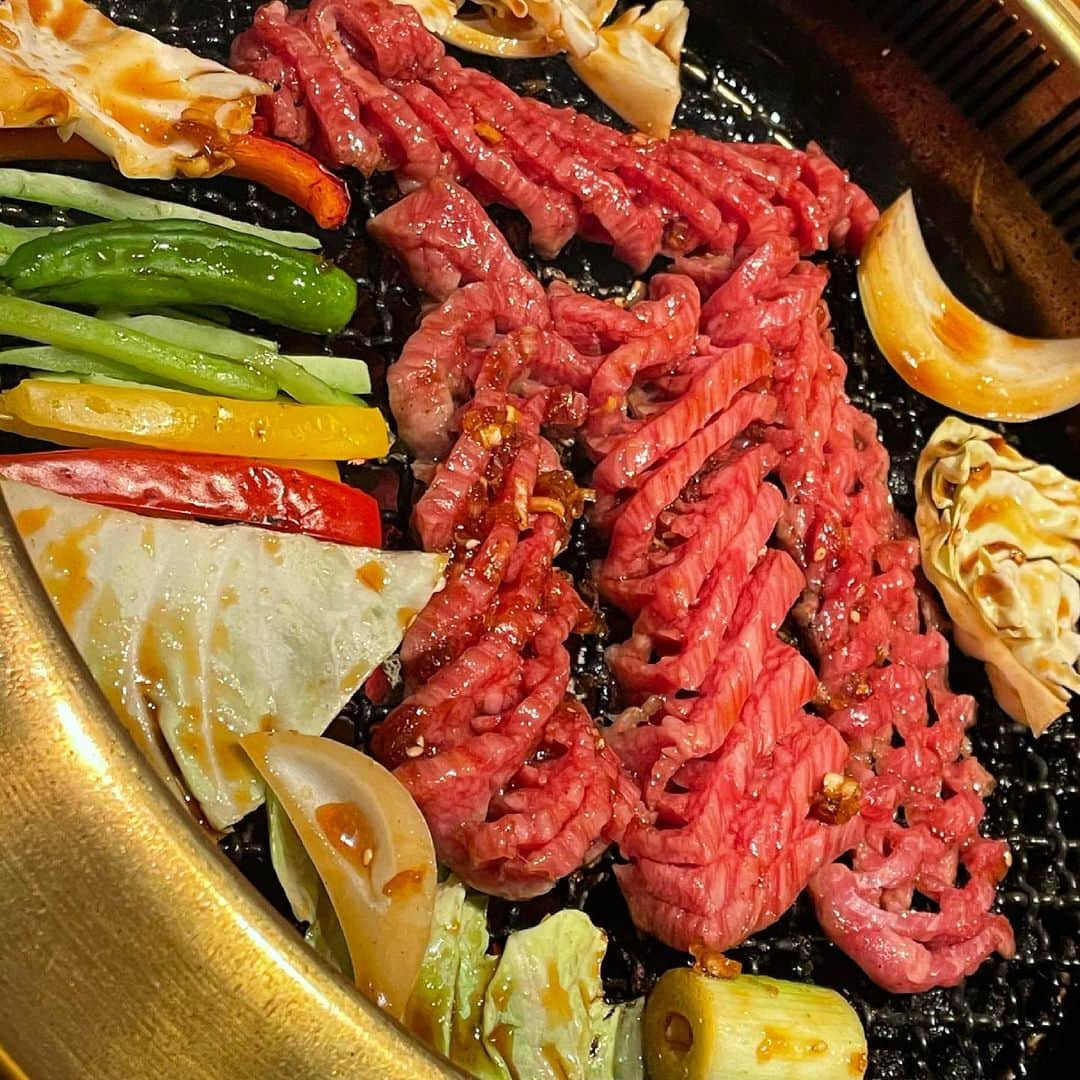 吉山りささんのインスタグラム写真 - (吉山りさInstagram)「❤  焼肉🍽  牛タンとろけた🐮👅❣  お腹減りすぎて写真撮り忘れた😂  写真は最後のお肉（笑）  あ〜❤ 牛タンとマッコリで永遠イケる💕  今はノンアル🥲  早く外でも飲みたいなぁ☺️💋   #焼肉  #焼肉食べた  #牛タン 大好き #生肉 大好き #生肉生魚大好き 💋  #ごちそうさまでした 😋💓   #野菜 焼いてると #bbq したくなる😍   今年もキャンプ場でみんなとBBQしたいなぁ〜💕 1人で行っても地元の沢入ファミリーがいつも優しい❤ #沢入 #オートキャンプ場  #1人キャンプ 気楽😎  3日に１回野生の鹿に会える😍9日間いて3回会えたもん🦌💗   #吉山りさ #ソロキャンプ女子  #ソロキャンプ  #モデル #フリー  #フリーモデル    いつも視力良くなって帰ってくる😂」6月17日 11時13分 - oreorerisa