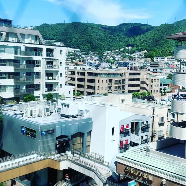 のインスタグラム：「今日は、チャチャ入れマンデーのロケ！ 二日間ホテル竹園泊まって芦屋ローゲンマイヤーのパン屋からスタート！ 神田愛花ちゃんとパン食べて姫路行って、ドロ焼食べるロケ！ 7月27日火曜日19時関西テレビ チャチャ入れマンデーオンエアー！」